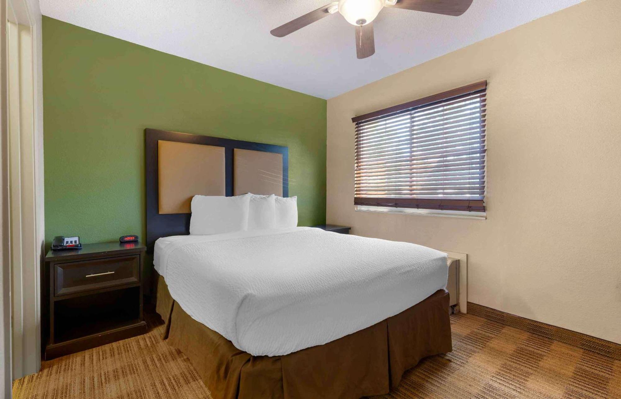 Extended Stay America Select Suites - Orlando - Lake Mary - 1040 Greenwood Blvd מראה חיצוני תמונה