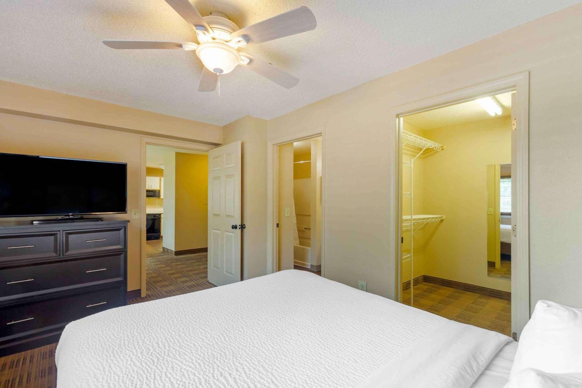 Extended Stay America Select Suites - Orlando - Lake Mary - 1040 Greenwood Blvd מראה חיצוני תמונה