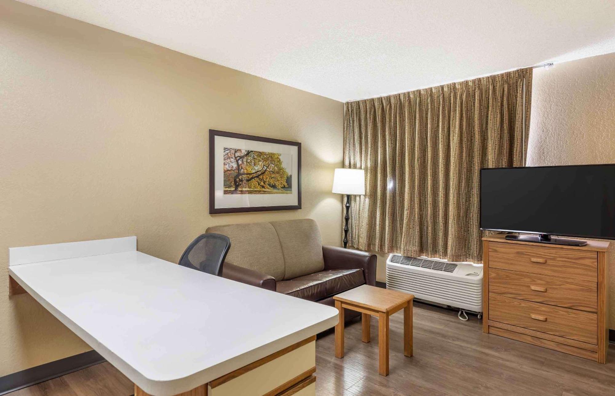 Extended Stay America Select Suites - Orlando - Lake Mary - 1040 Greenwood Blvd מראה חיצוני תמונה